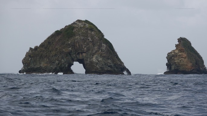 London Bridge Rock, Tobago2